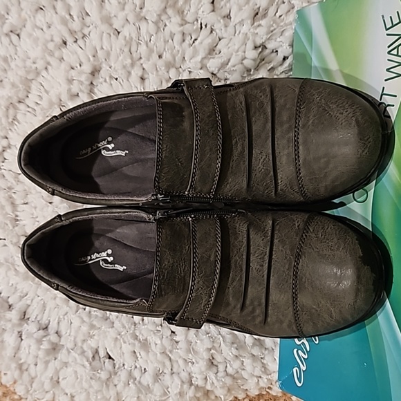 Easy Street Shoes - Picture 12 of 16